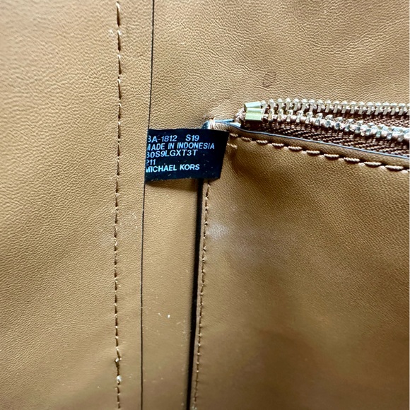 Michael Kors Gemma Large Tri-Color Pebbled Leather Tote - Picture 7 of 12